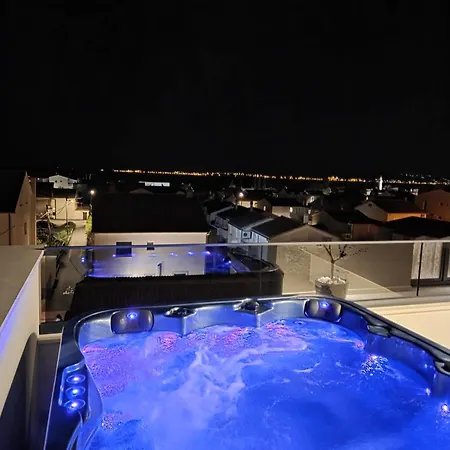 Penthouse Castel * Kastela