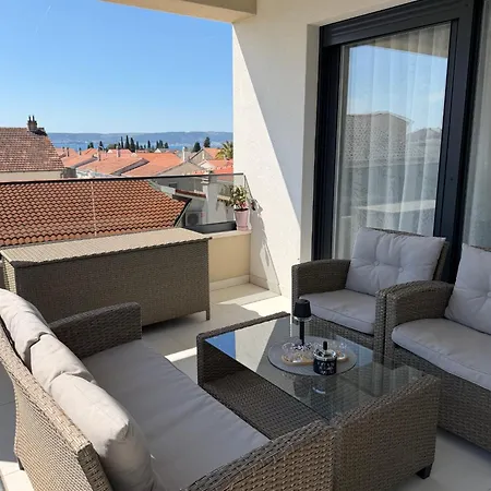 Apartment Penthouse Castel *