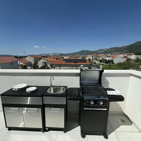 Penthouse Castel *
