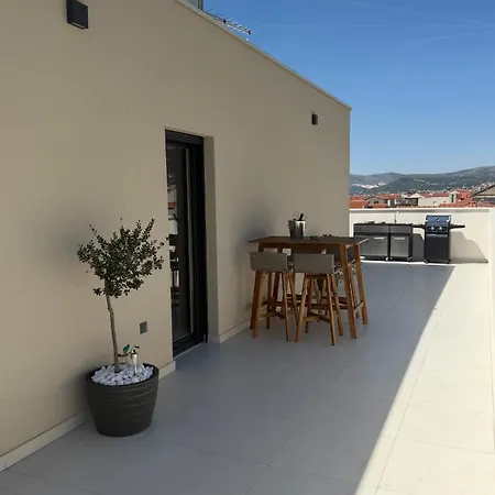 Penthouse Castel