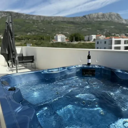 Penthouse Castel *