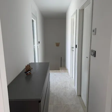 Penthouse Castel Apartment